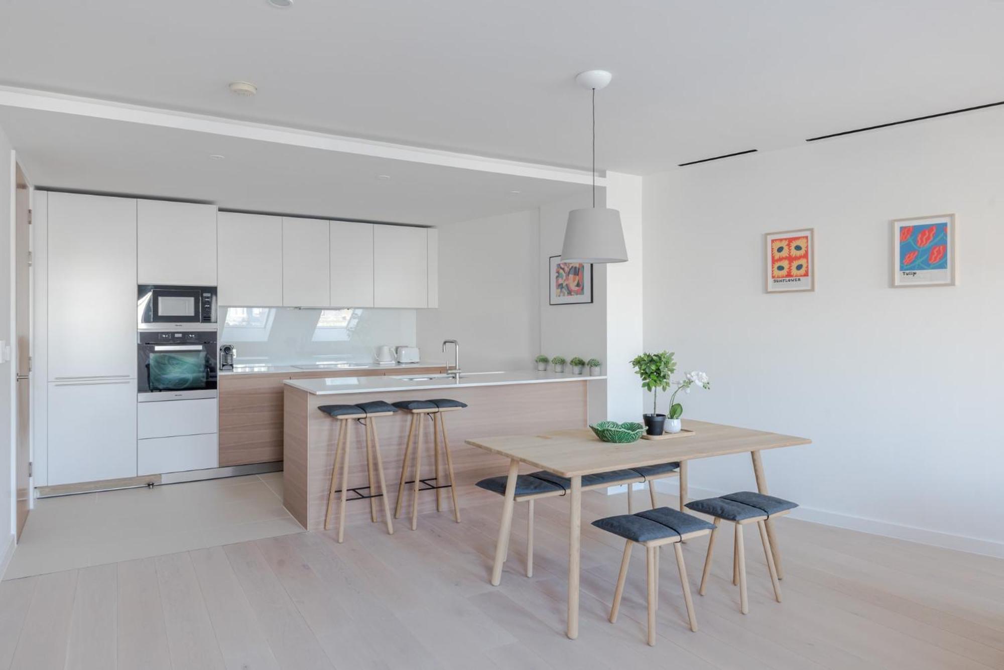 Zen Sanctuary - Soho - By Frankie Says Apartment London Bagian luar foto