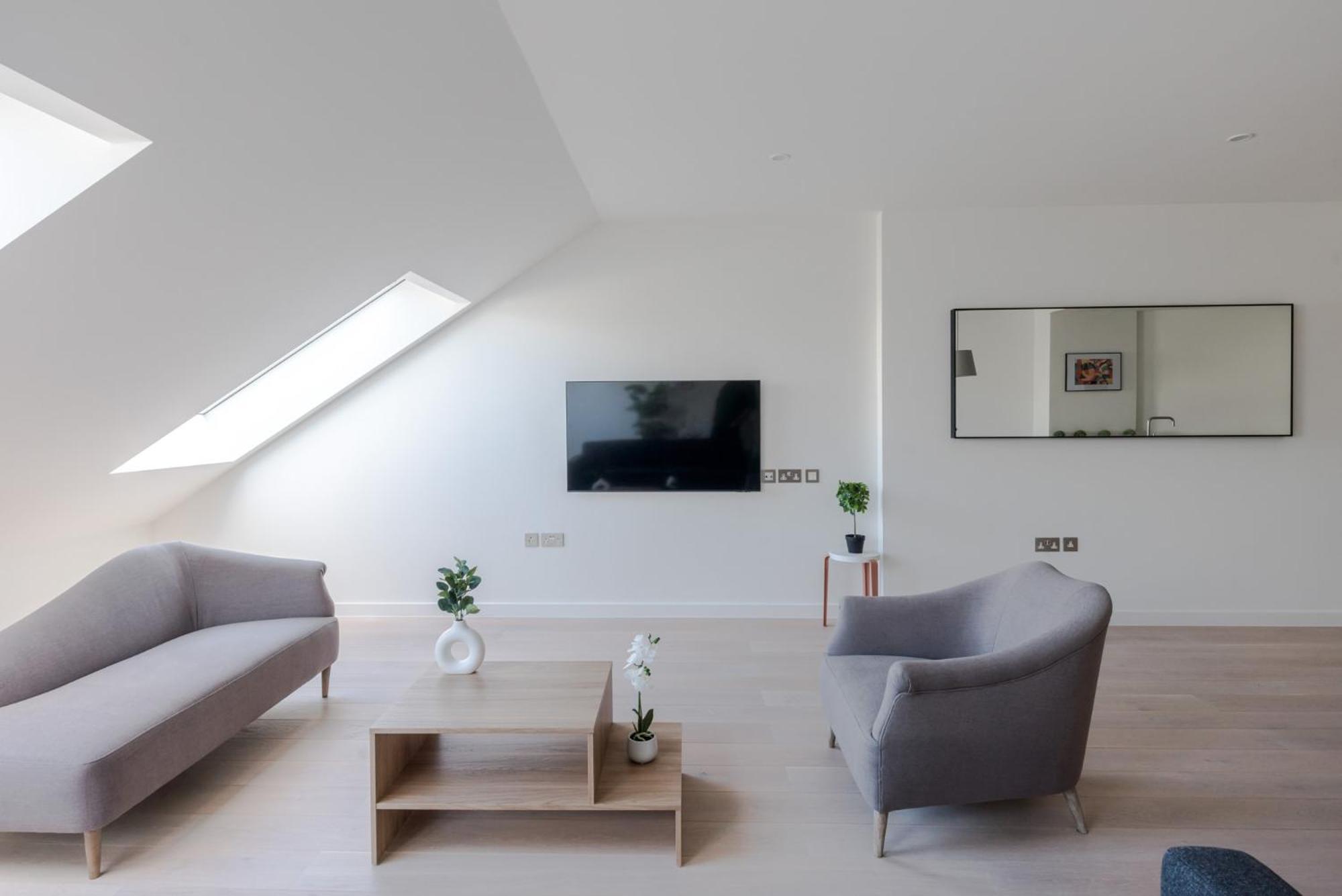 Zen Sanctuary - Soho - By Frankie Says Apartment London Bagian luar foto